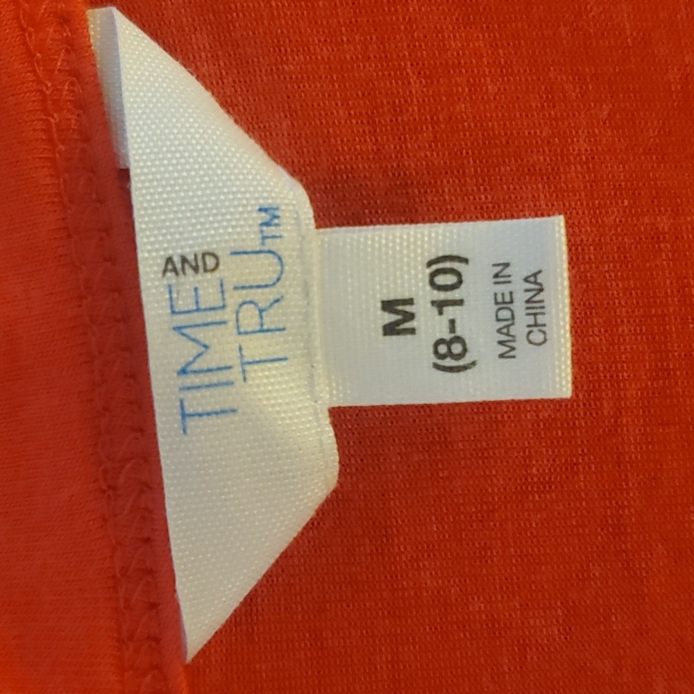 Simple red top - Picture 2 of 2
